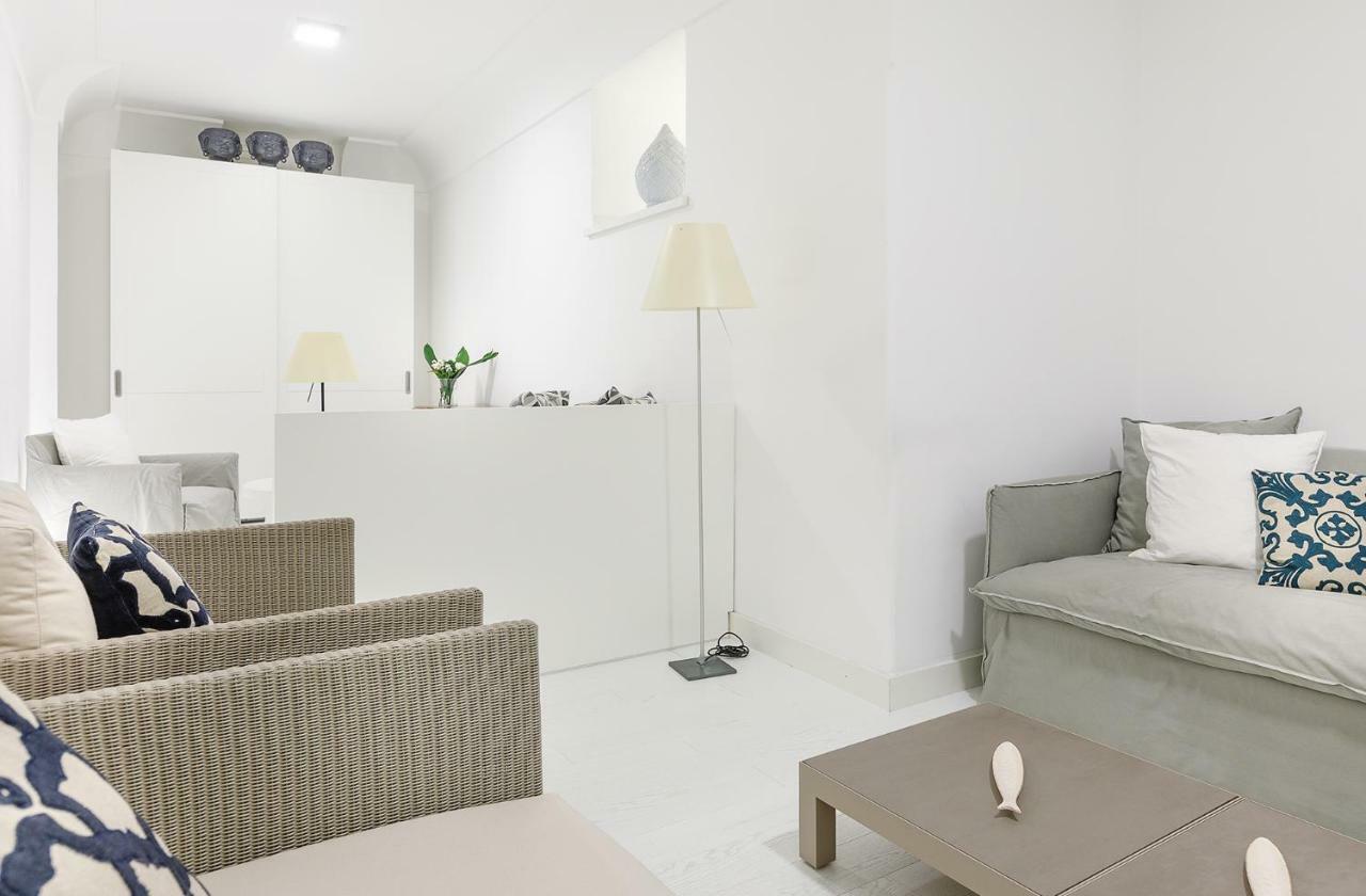 فيكو إيكوينس White Stylish Apartments المظهر الخارجي الصورة